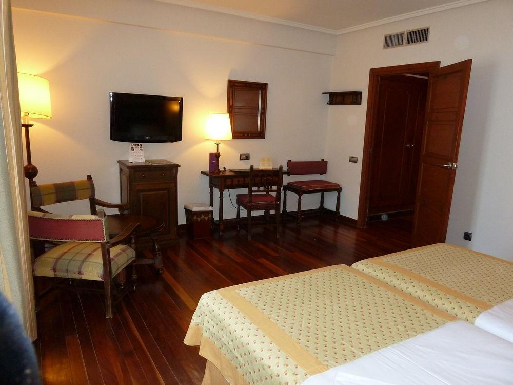 Hotel Ciudad De Calahorra Exterior photo
